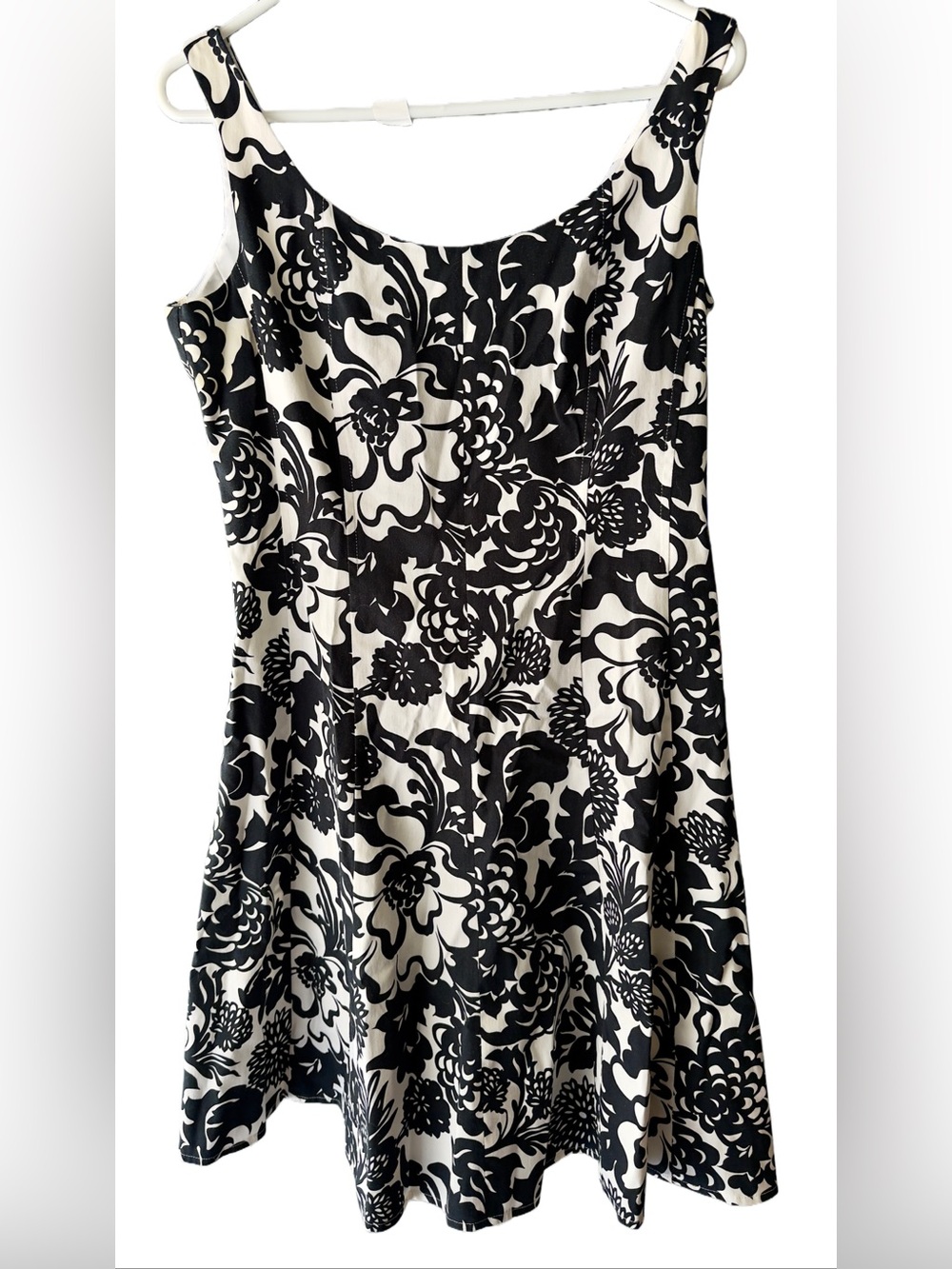 Jessica Howard monochrome floral dress.